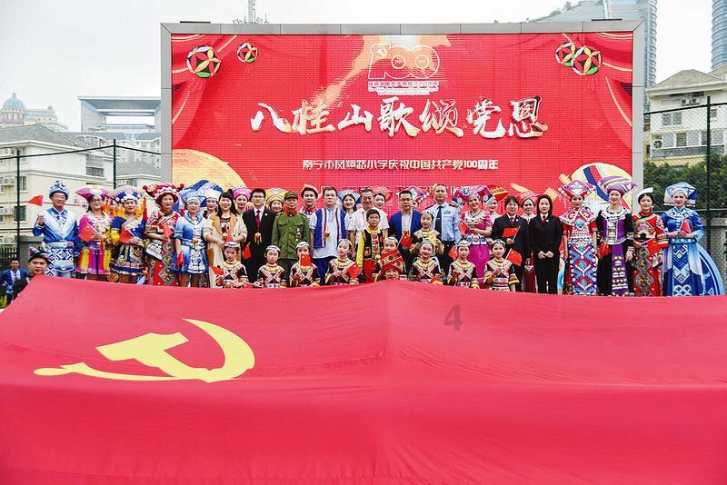 逃离黑白系房屋